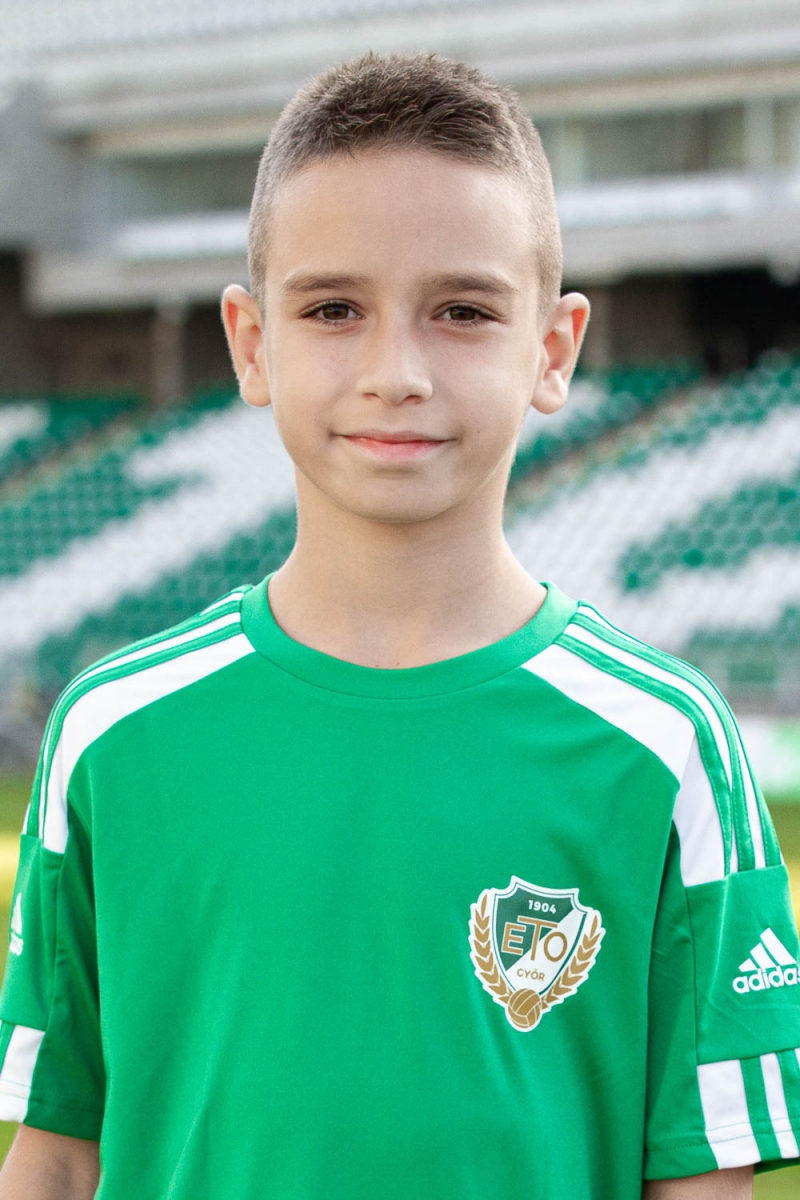 Szakács Áron
